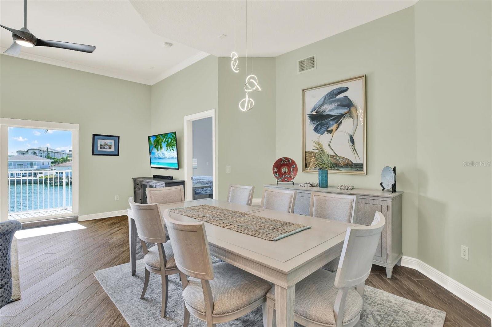 Image 9 of 53 For 205 Brightwater Drive 101