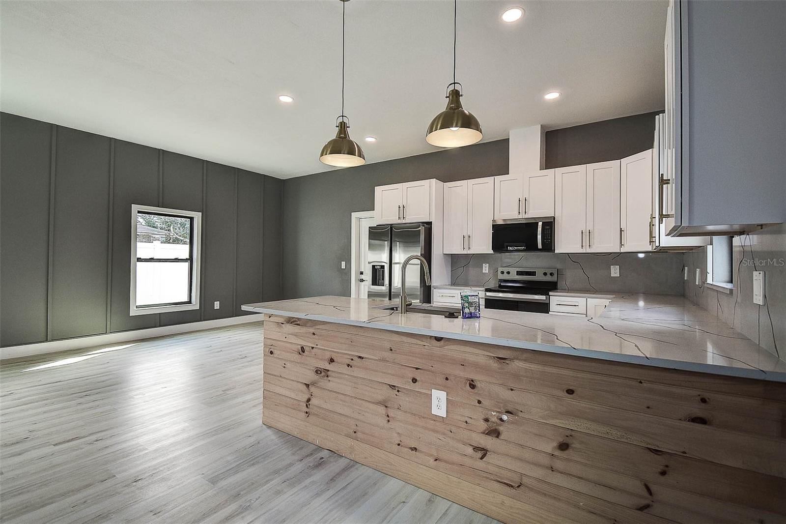 Image 13 of 49 For 5200 7th Avenue N