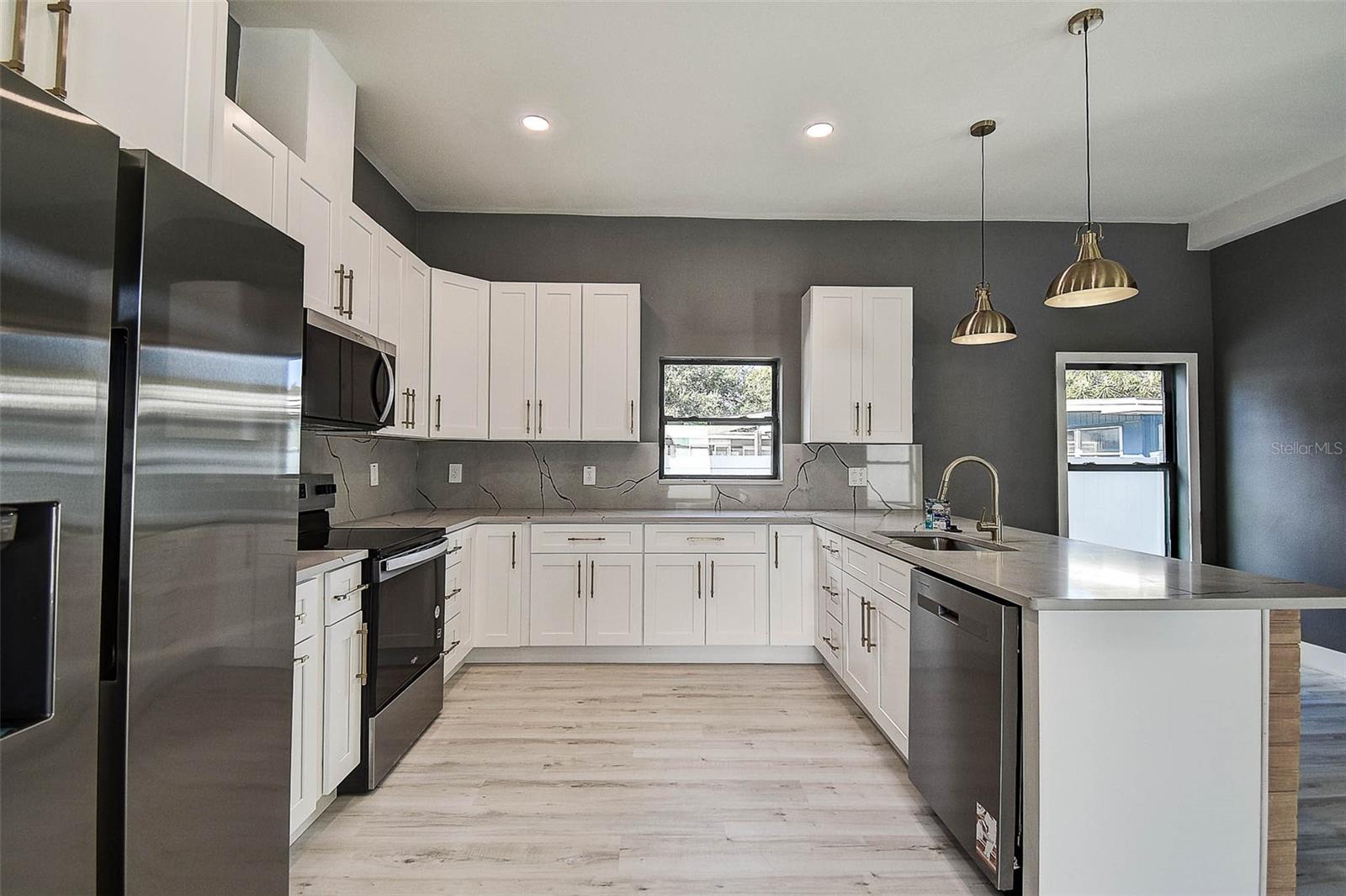 Image 17 of 49 For 5200 7th Avenue N