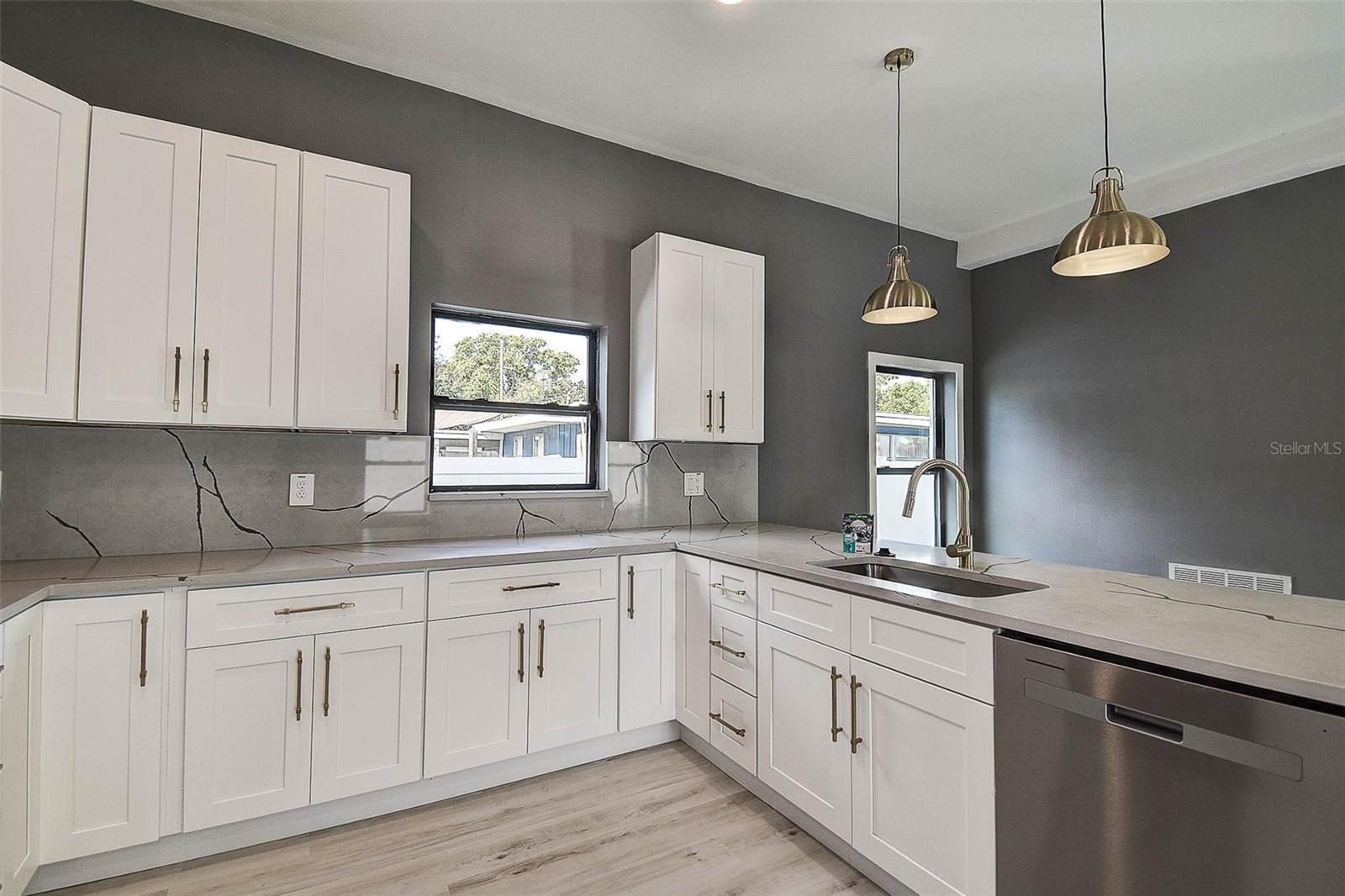 Image 18 of 49 For 5200 7th Avenue N