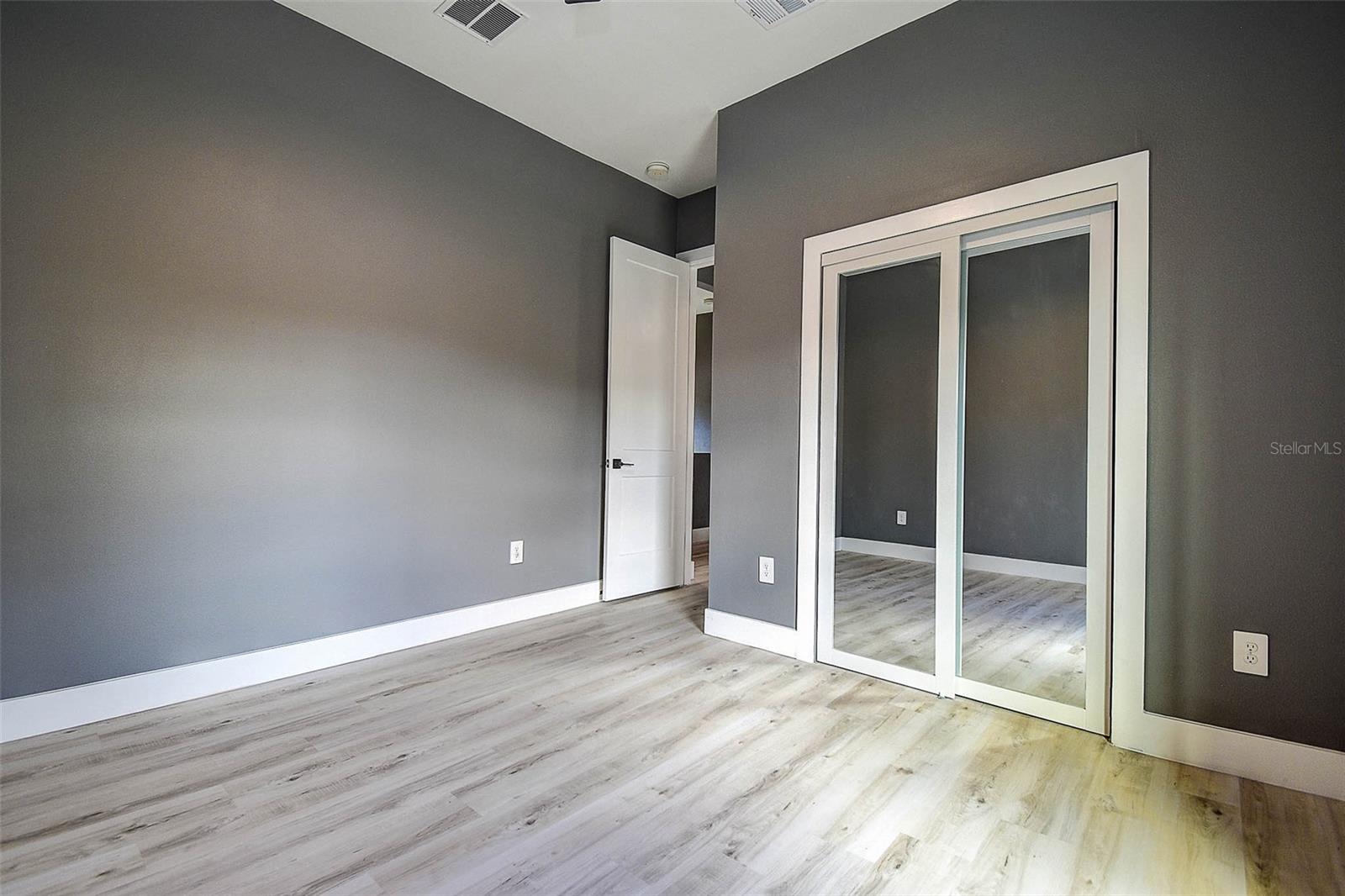 Image 30 of 49 For 5200 7th Avenue N