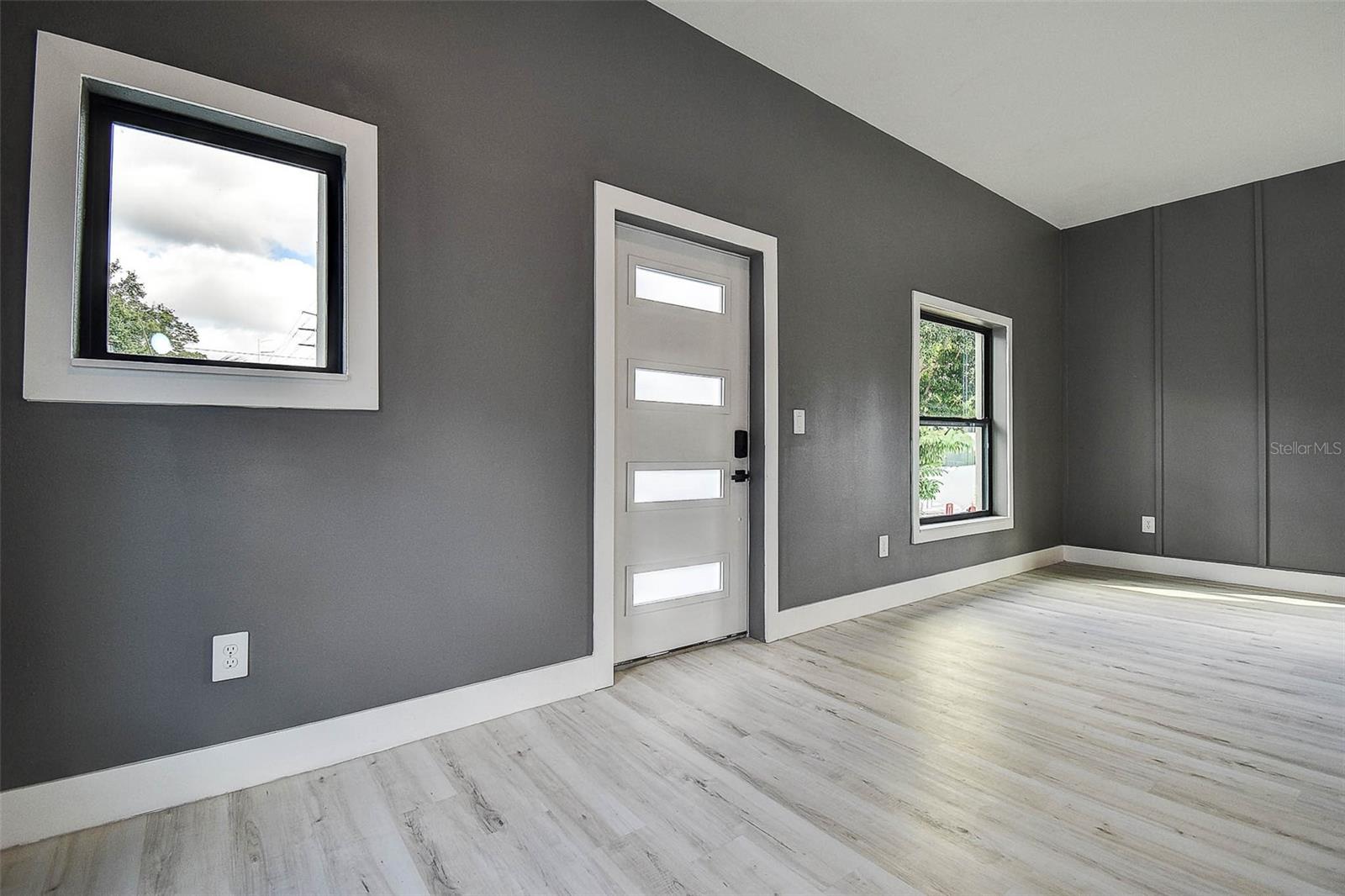 Image 8 of 49 For 5200 7th Avenue N