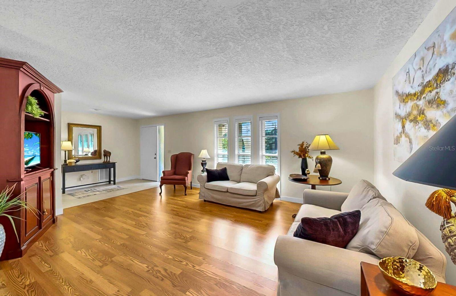 Image 10 of 27 For 3100 Cascade Drive