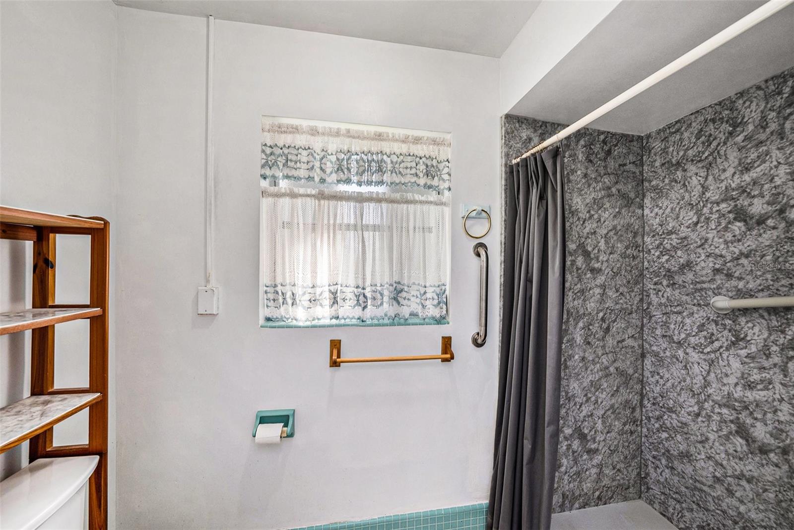 Image 23 of 32 For 1585 Peaceful Lane N