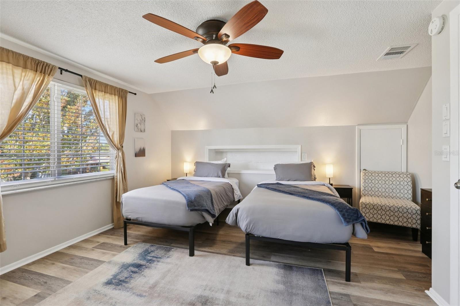 Image 17 of 30 For 12833 126th Terrace