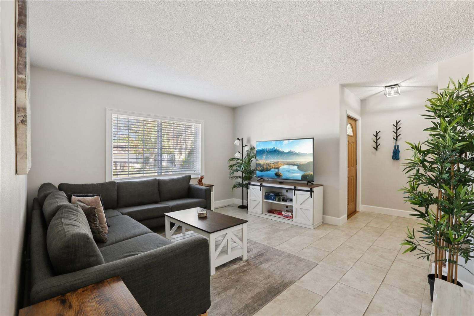 Image 4 of 30 For 12833 126th Terrace