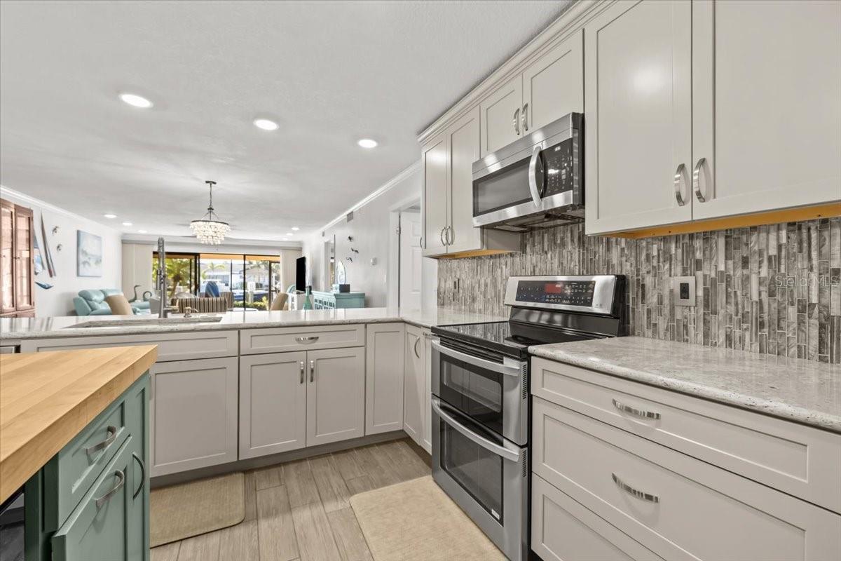 Image 11 of 48 For 4730 Brittany Drive S 36