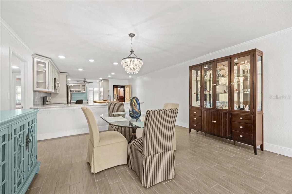 Image 15 of 48 For 4730 Brittany Drive S 36