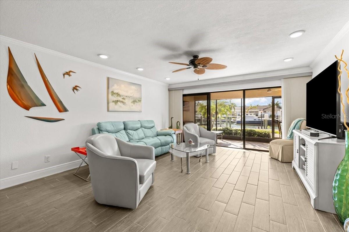 Image 16 of 48 For 4730 Brittany Drive S 36