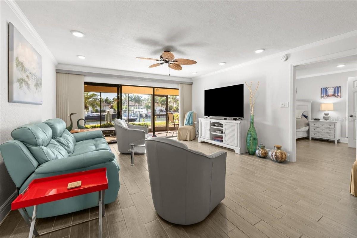 Image 17 of 48 For 4730 Brittany Drive S 36