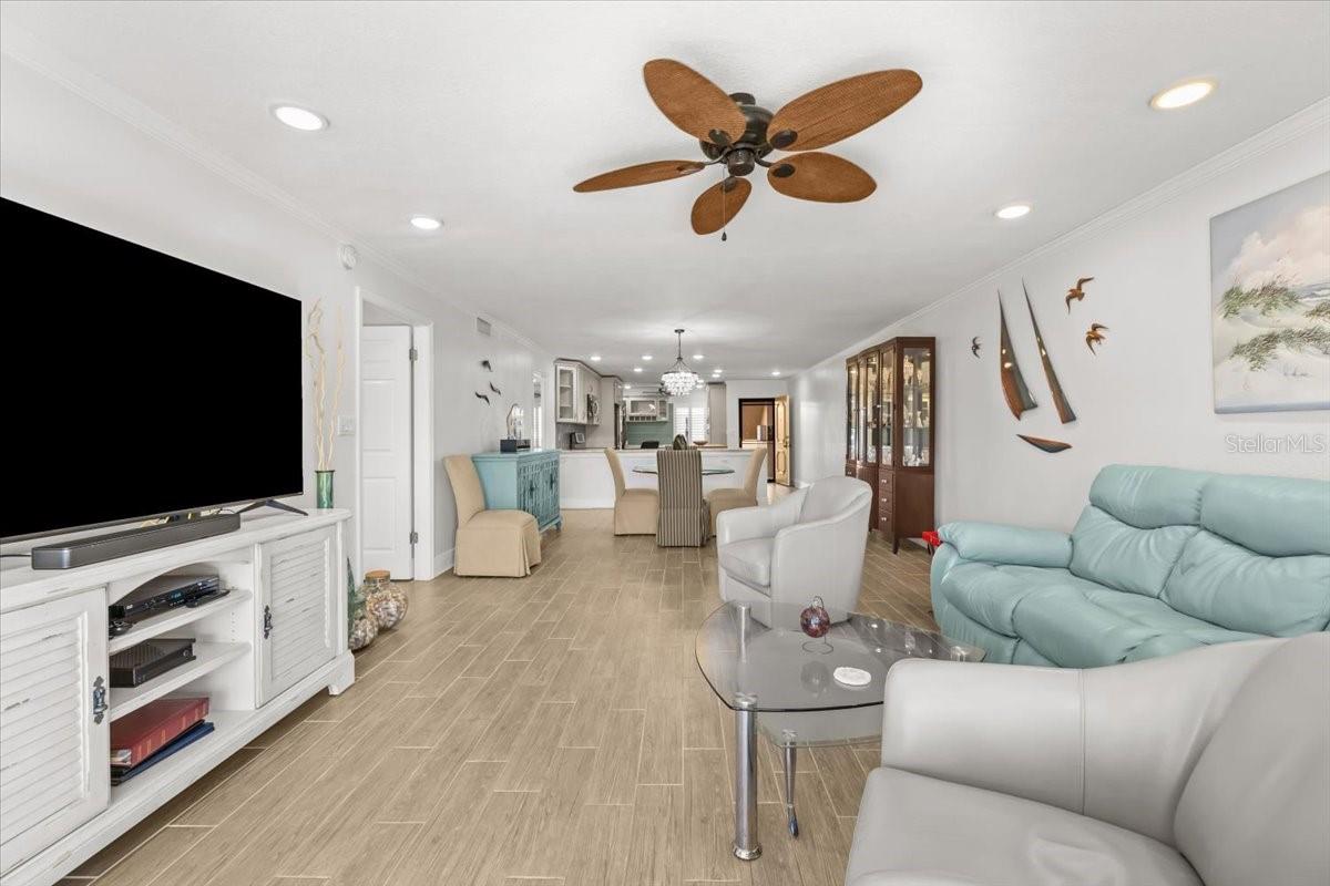 Image 20 of 48 For 4730 Brittany Drive S 36