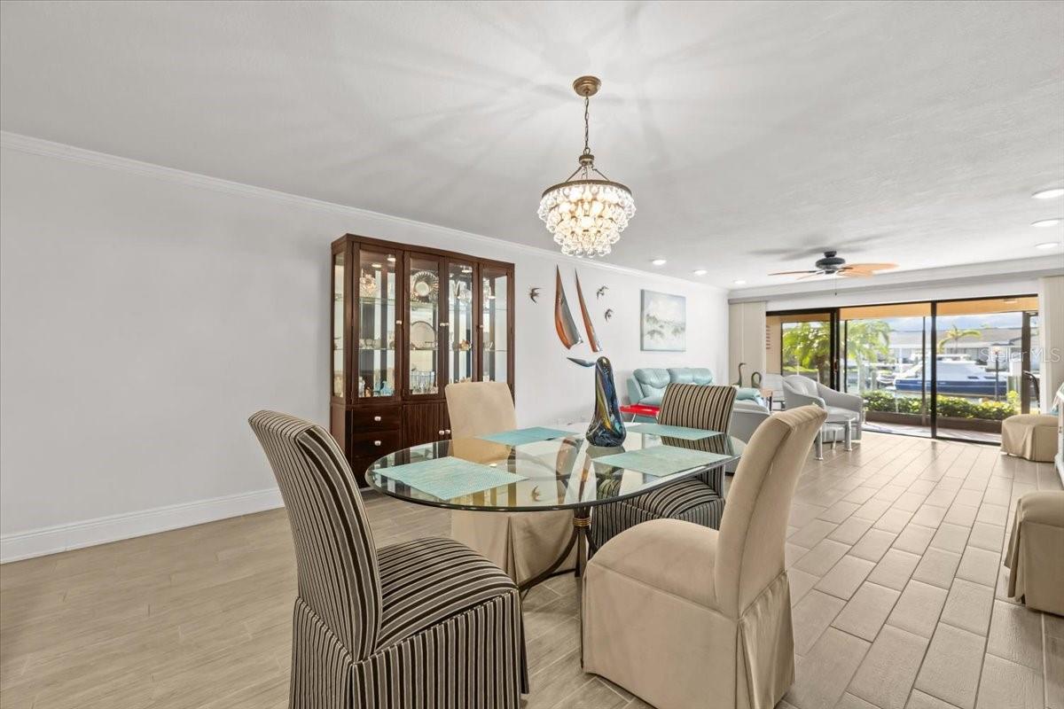 Image 26 of 48 For 4730 Brittany Drive S 36