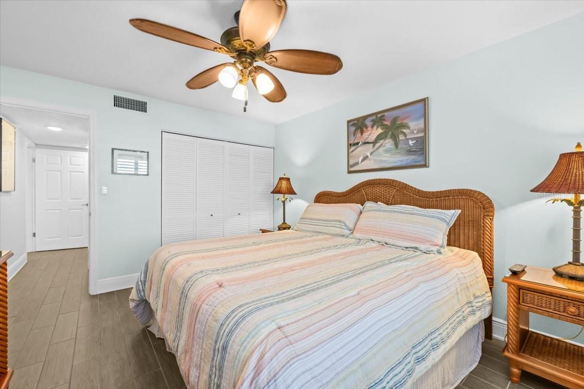 Image 31 of 48 For 4730 Brittany Drive S 36