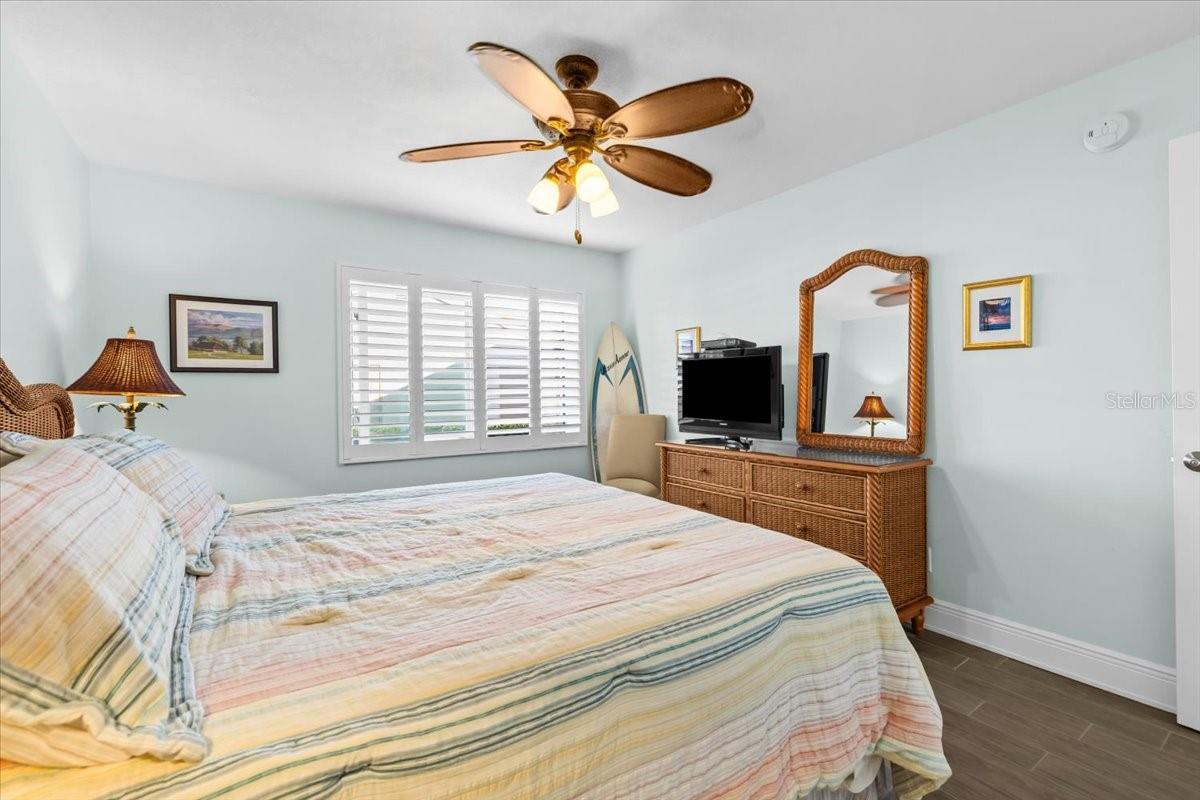 Image 32 of 48 For 4730 Brittany Drive S 36