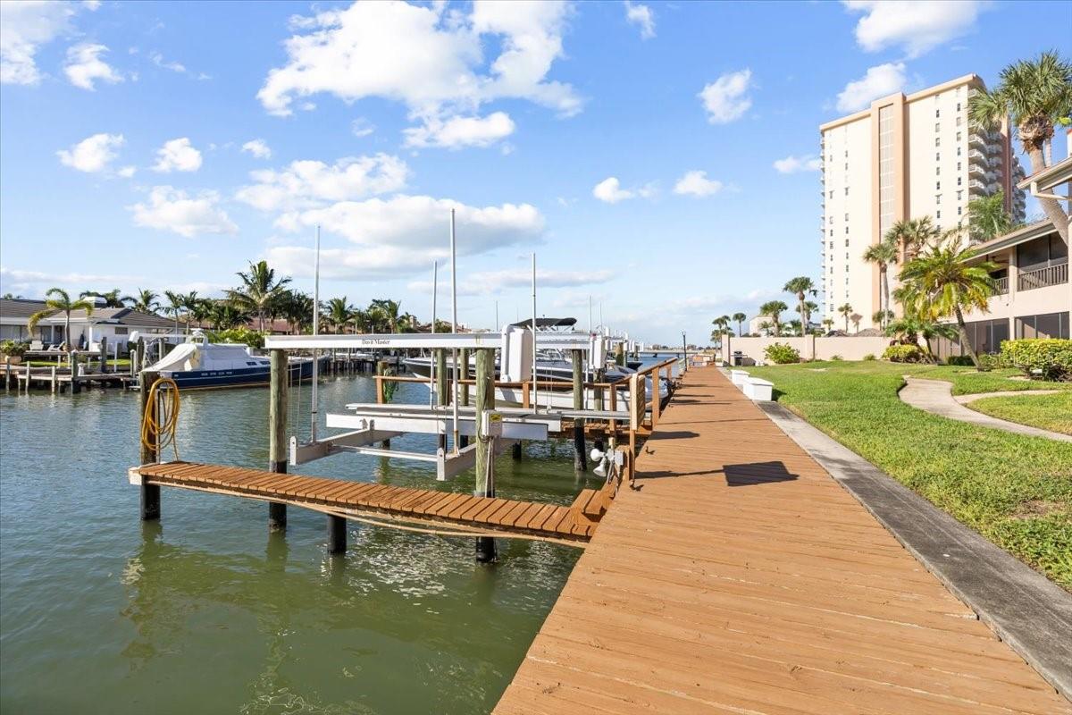 Image 33 of 48 For 4730 Brittany Drive S 36