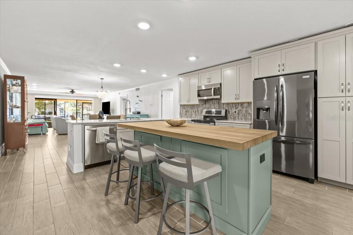 Image 7 of 48 For 4730 Brittany Drive S 36