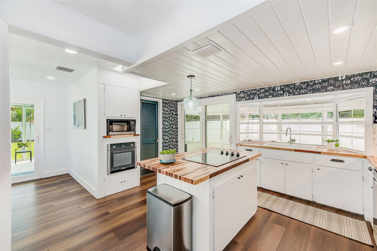 Image 11 of 64 For 7400 9th Avenue N