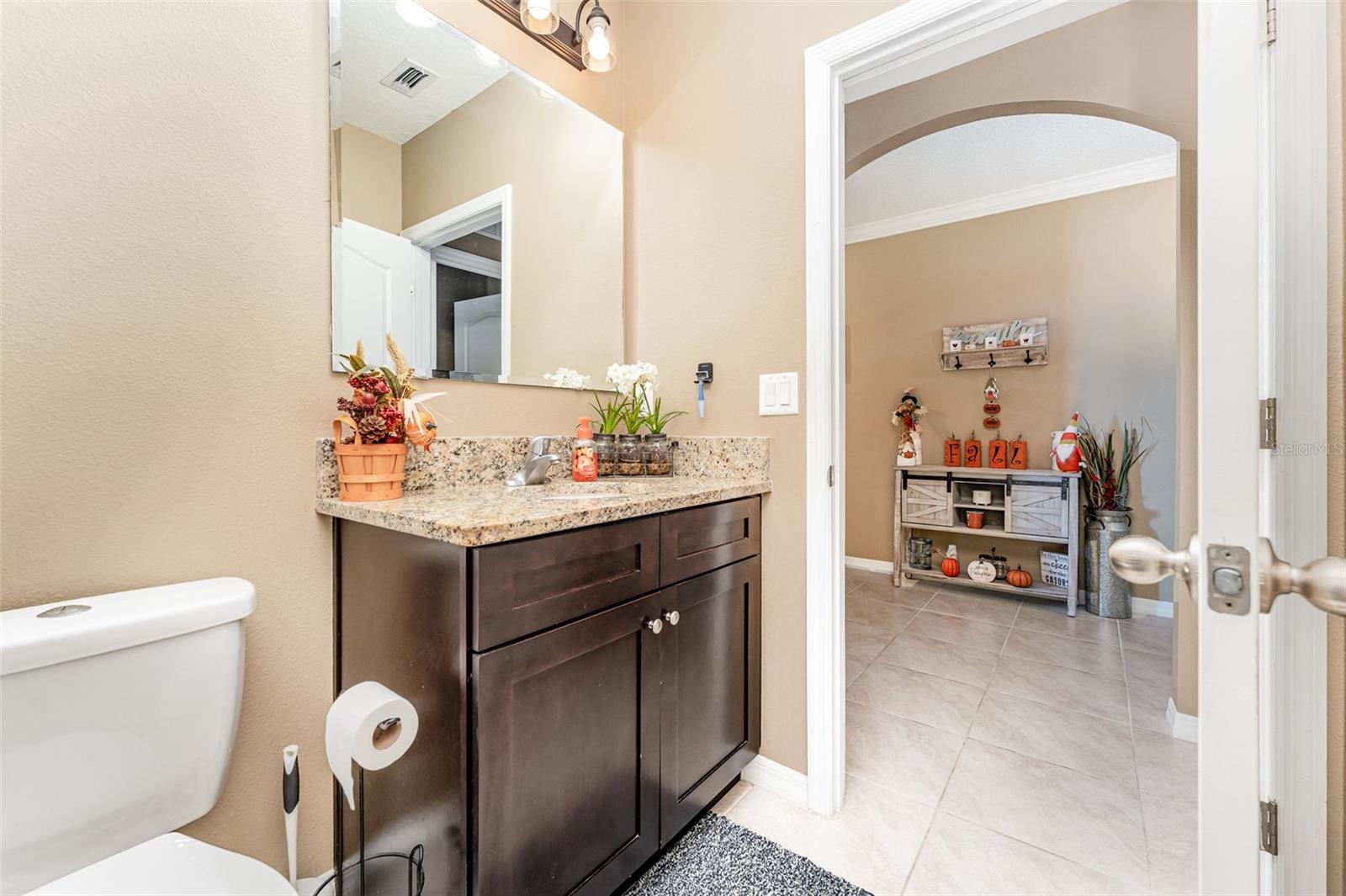 Image 10 of 30 For 240 St Thomas Drive