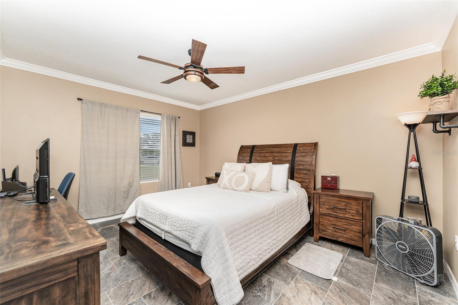 Image 13 of 30 For 240 St Thomas Drive