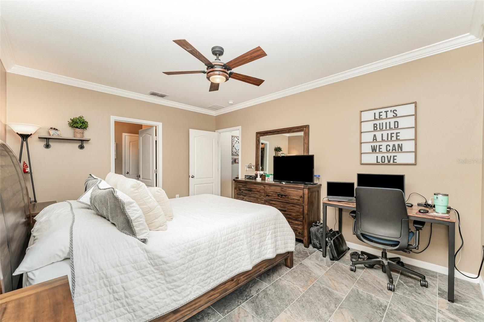 Image 14 of 30 For 240 St Thomas Drive