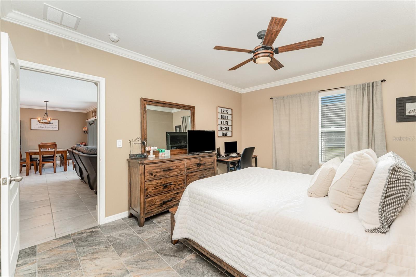 Image 15 of 30 For 240 St Thomas Drive