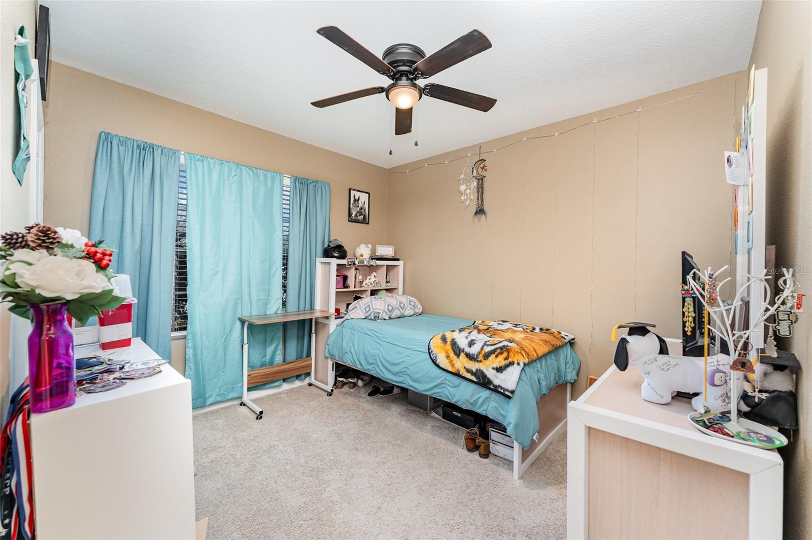 Image 18 of 30 For 240 St Thomas Drive