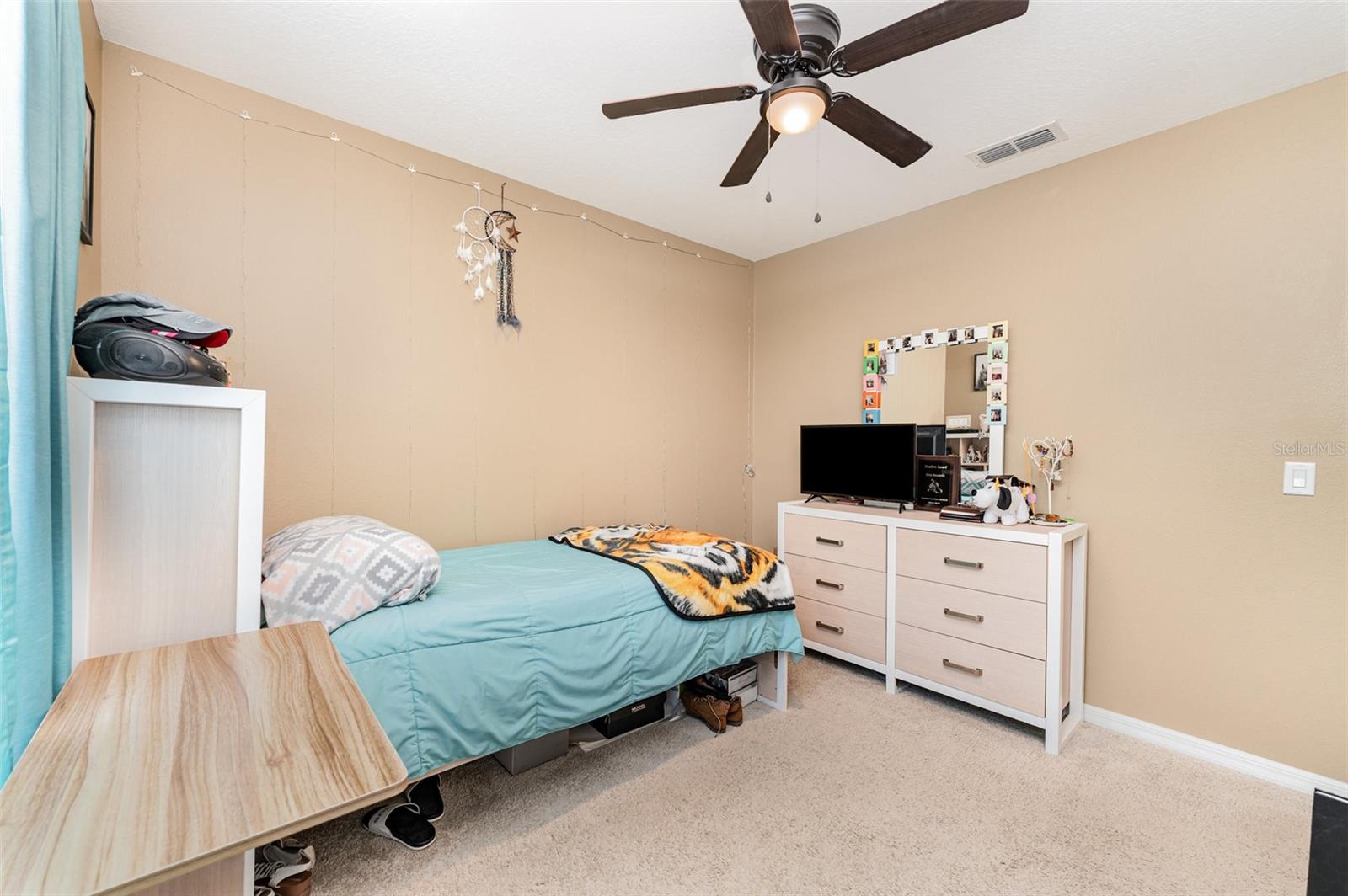 Image 19 of 30 For 240 St Thomas Drive