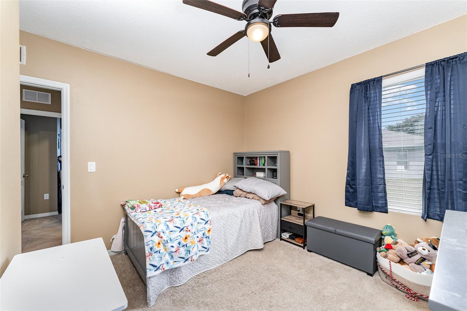 Image 22 of 30 For 240 St Thomas Drive