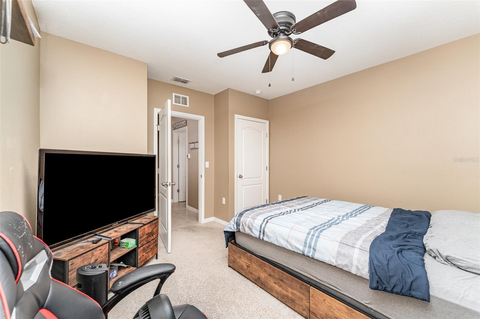 Image 27 of 30 For 240 St Thomas Drive