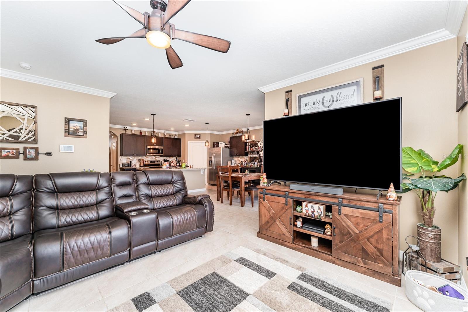 Image 5 of 30 For 240 St Thomas Drive