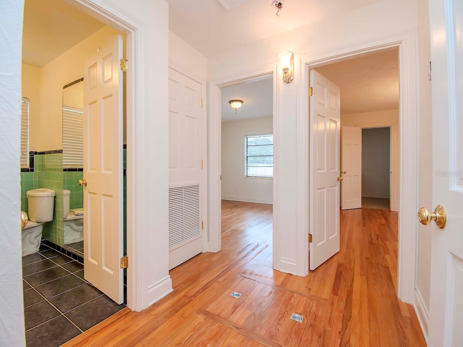 Image 28 of 39 For 2607 Jetton Avenue