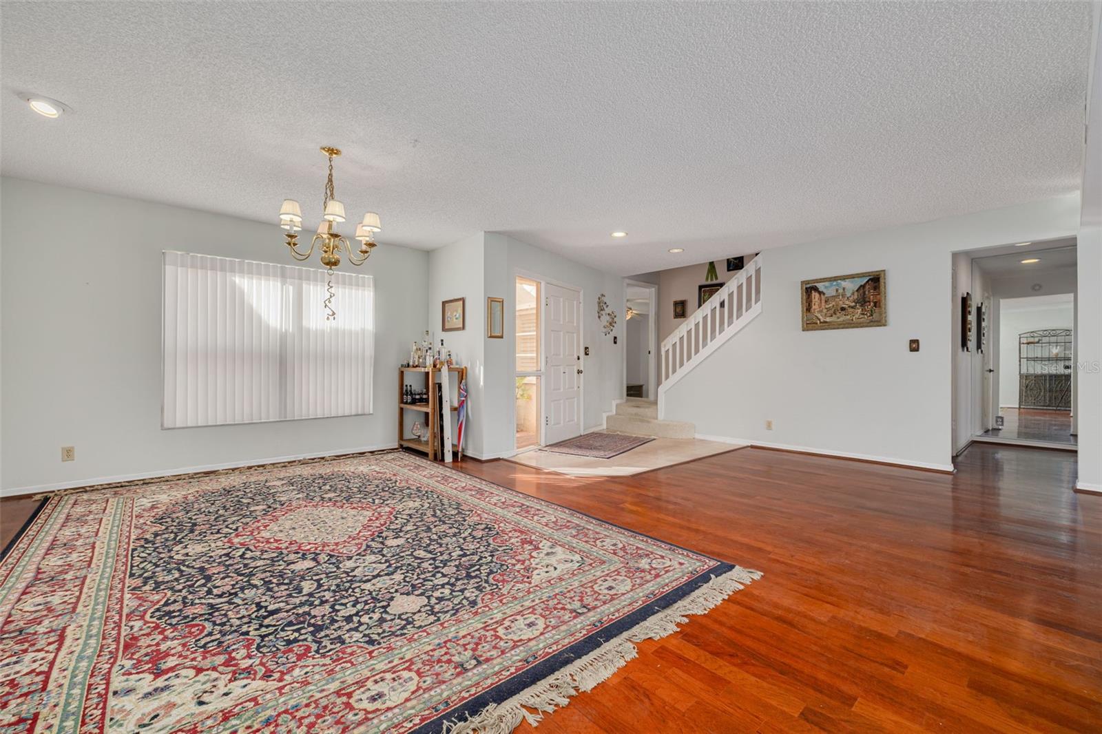 Listing photo id 8 for 4927 62nd Avenue S