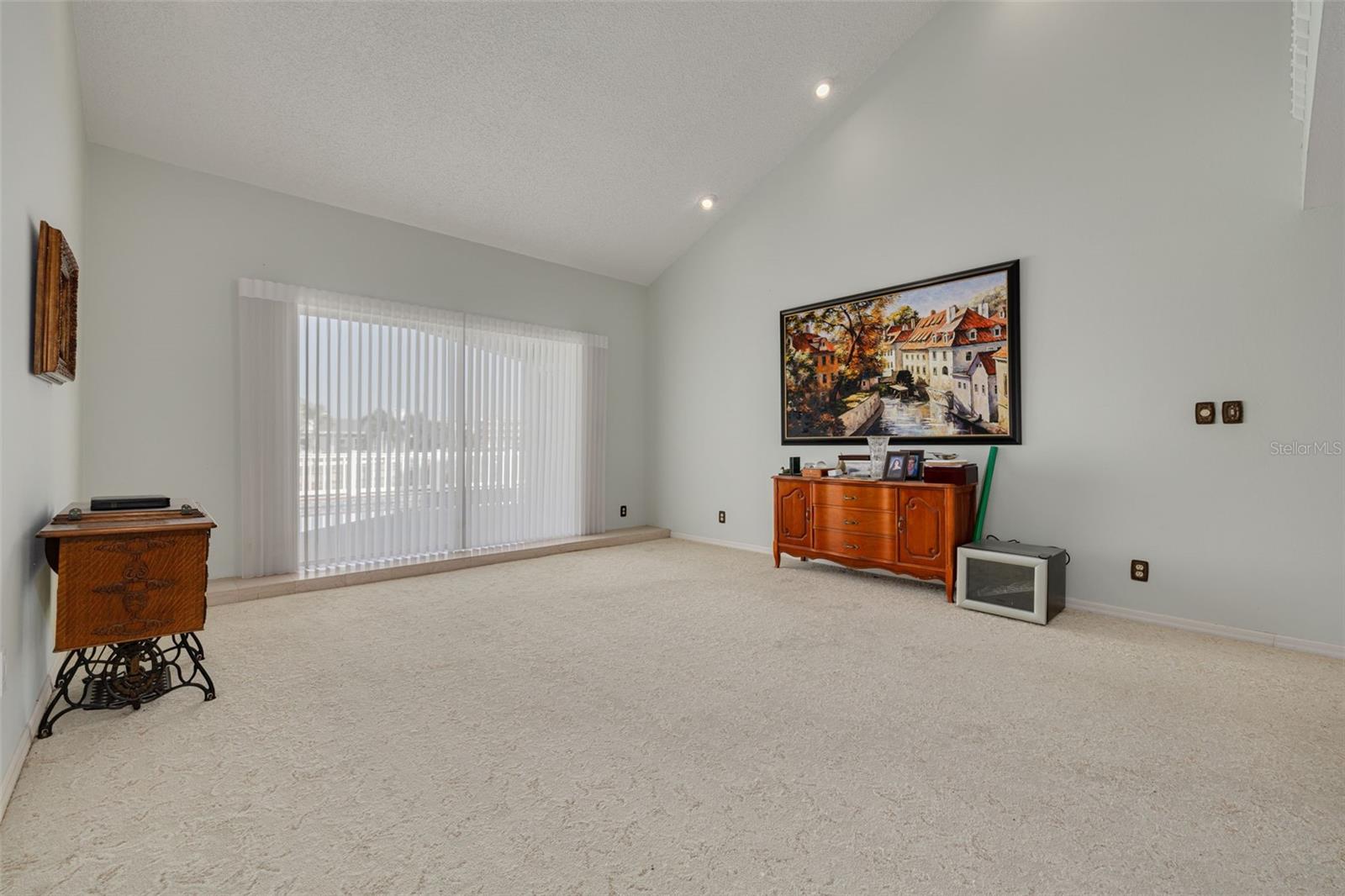 Listing photo id 10 for 4927 62nd Avenue S