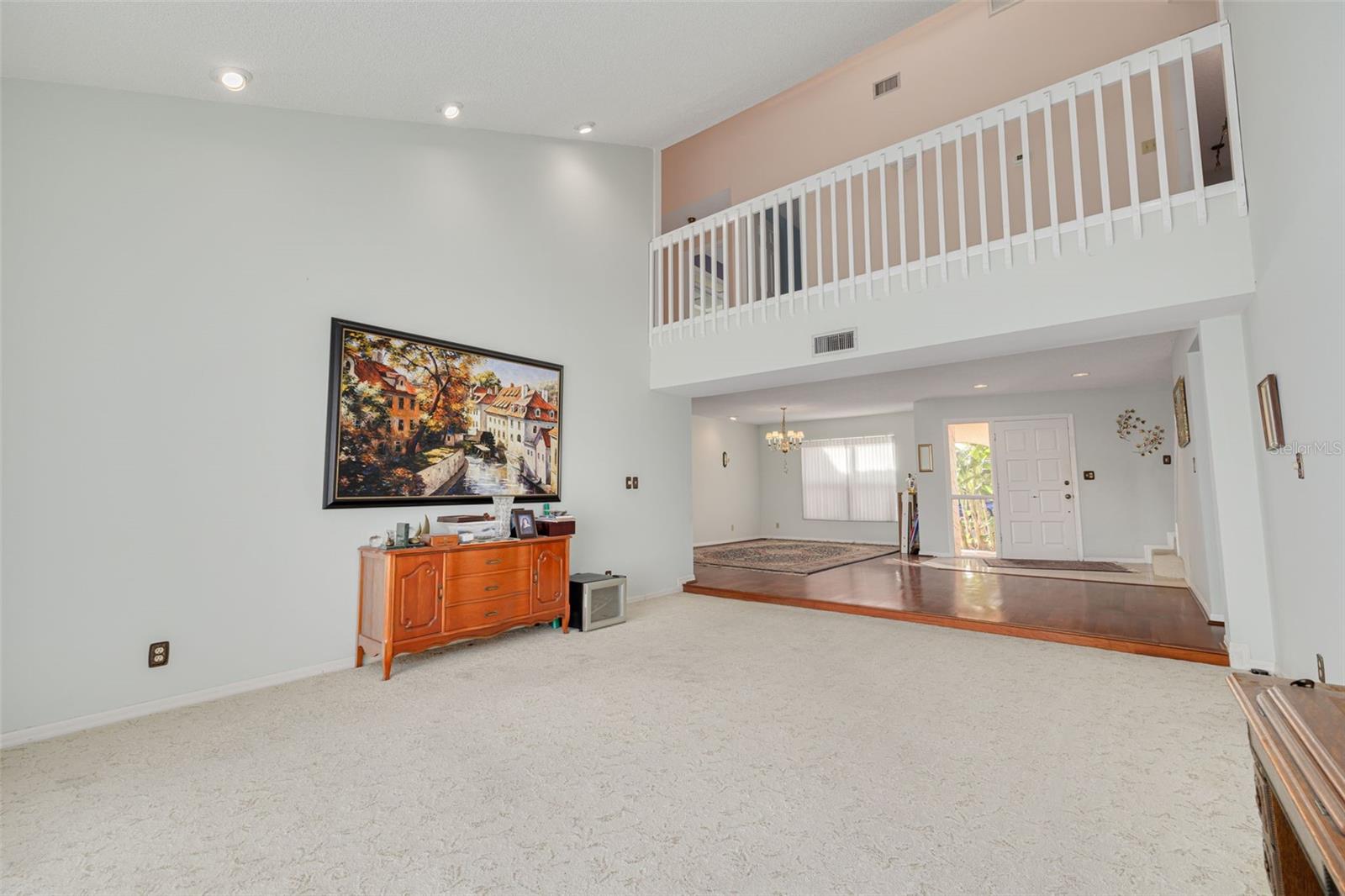 Listing photo id 11 for 4927 62nd Avenue S