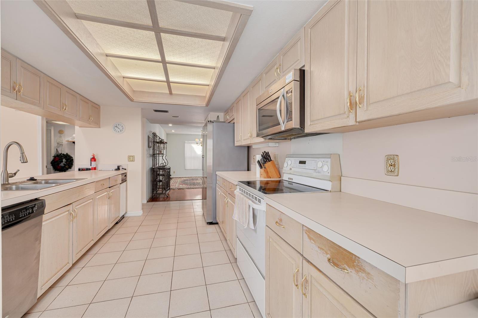 Listing photo id 13 for 4927 62nd Avenue S