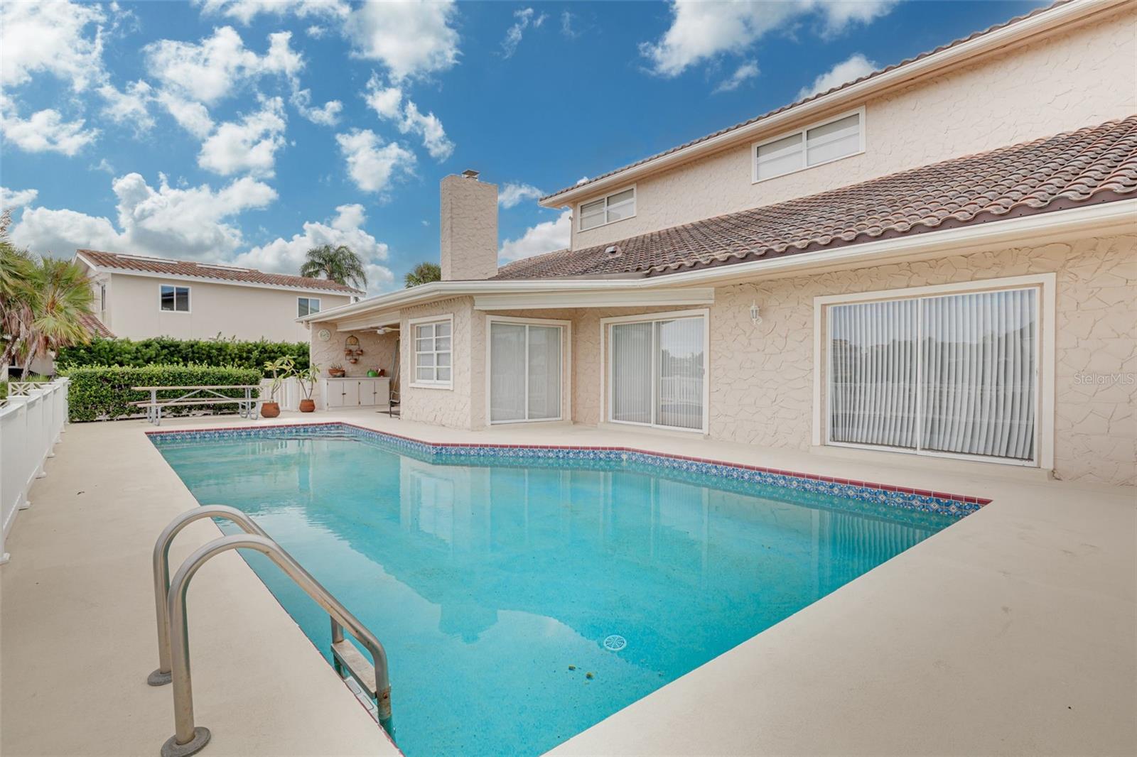 Listing photo id 20 for 4927 62nd Avenue S