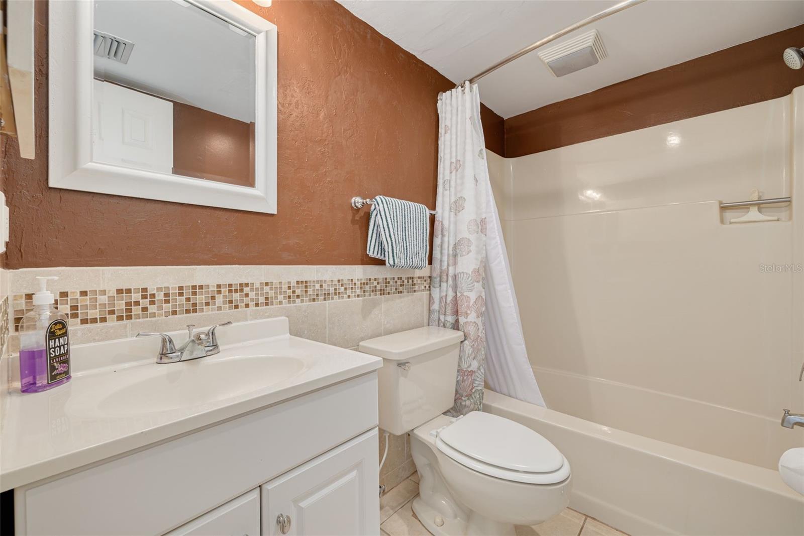 Listing photo id 30 for 4927 62nd Avenue S