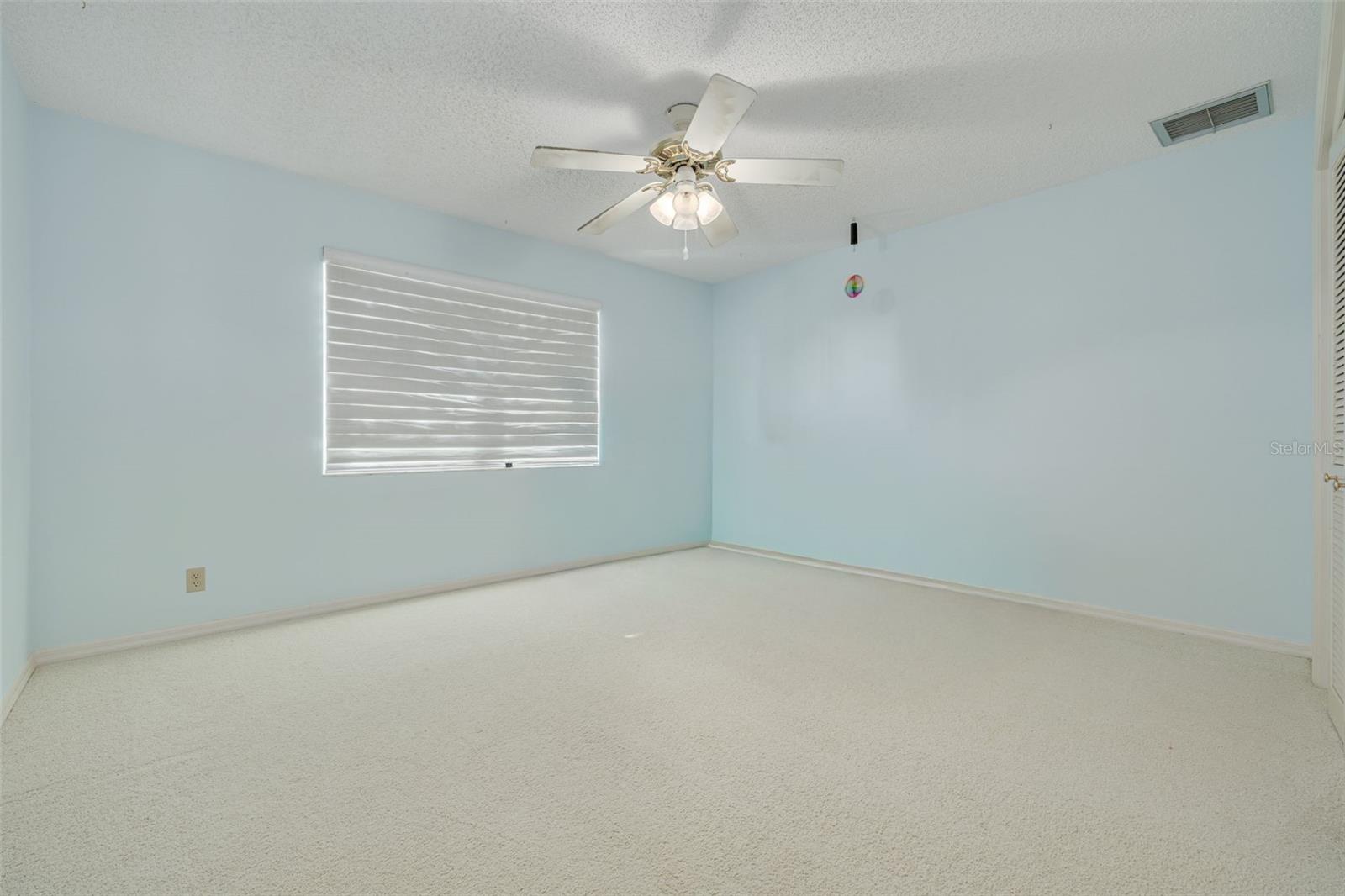 Listing photo id 36 for 4927 62nd Avenue S