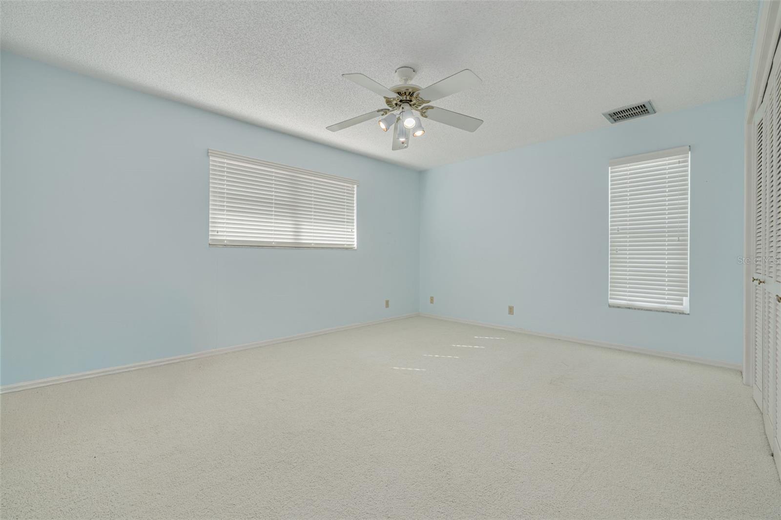 Listing photo id 38 for 4927 62nd Avenue S