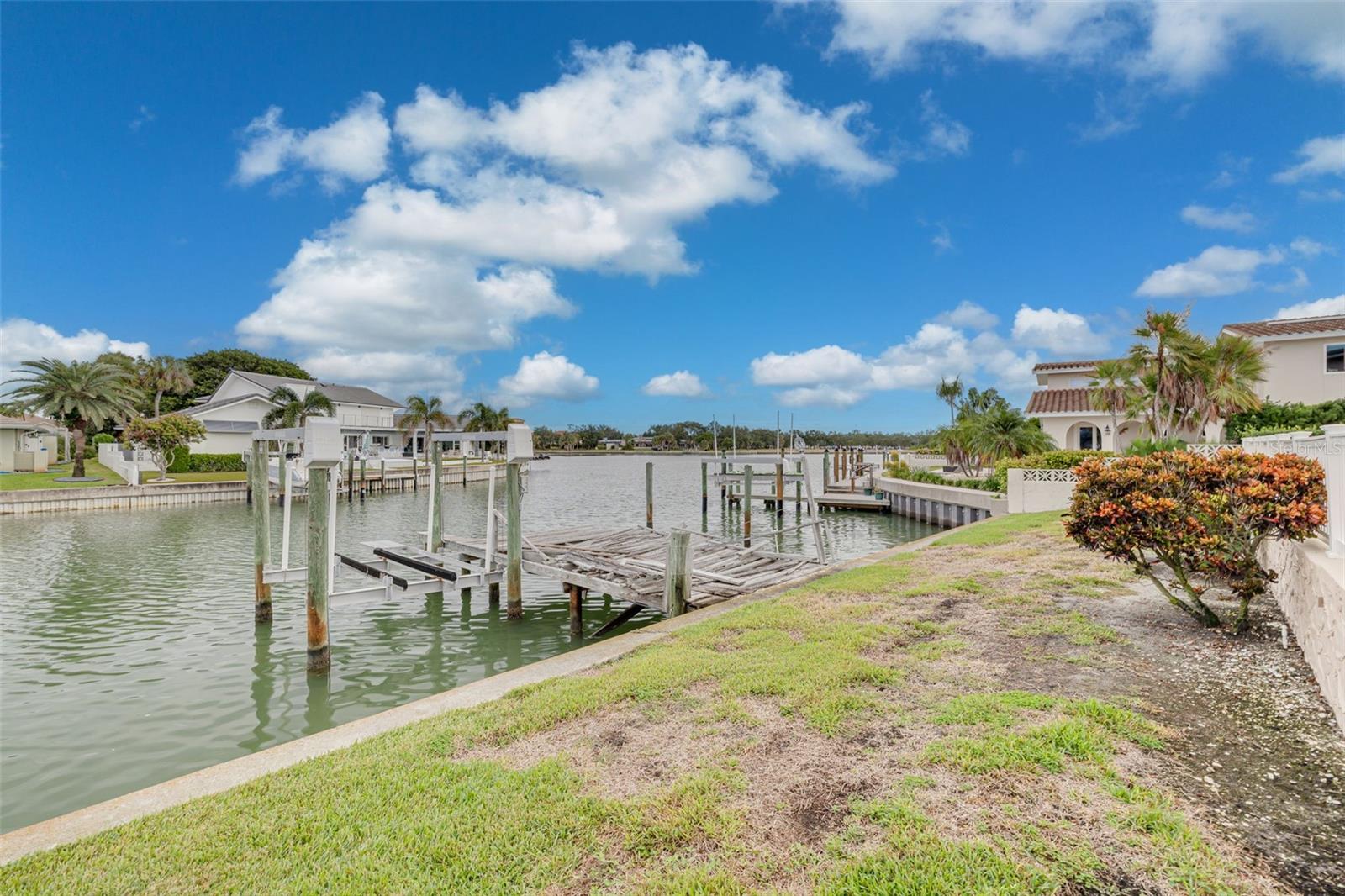 Listing photo id 42 for 4927 62nd Avenue S