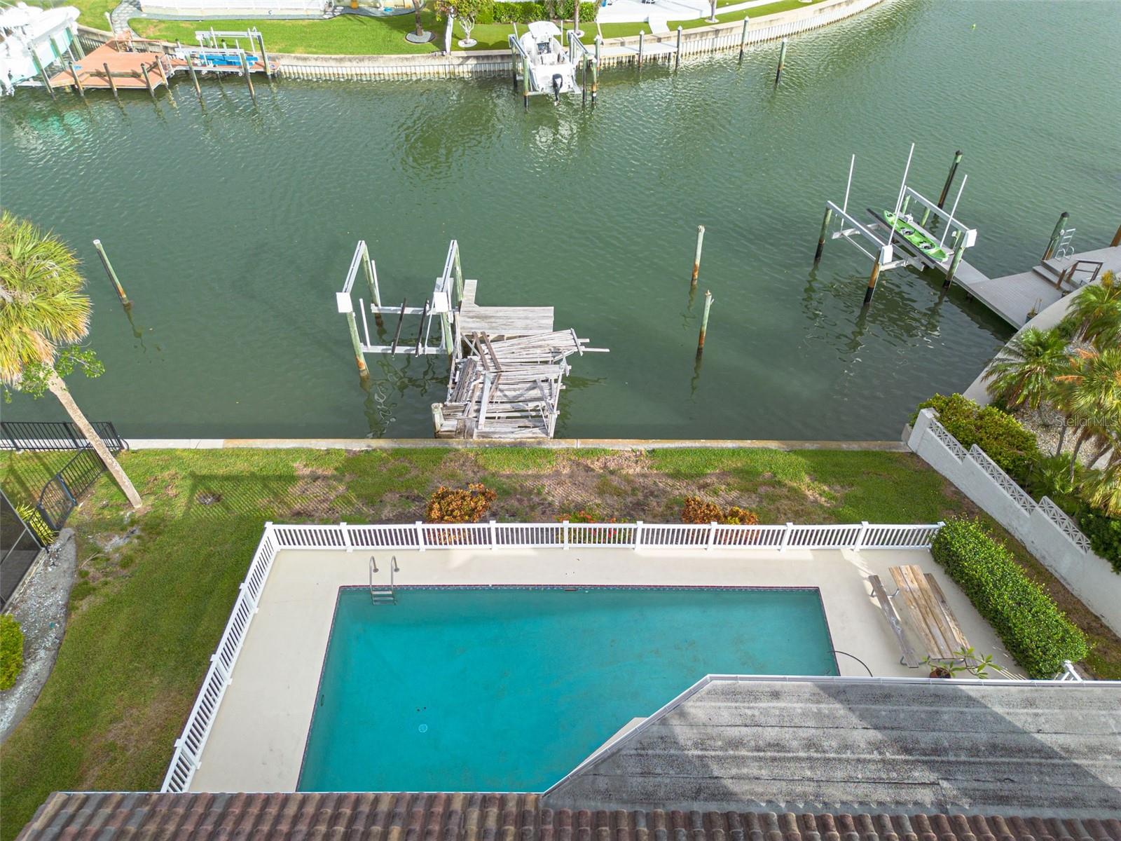 Listing photo id 43 for 4927 62nd Avenue S