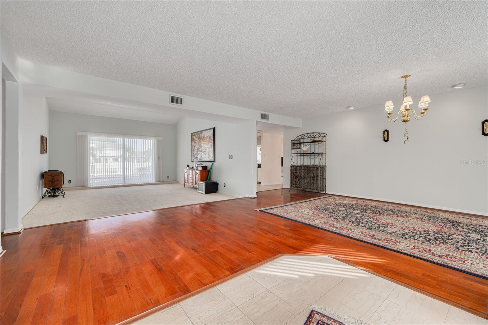 Listing photo id 7 for 4927 62nd Avenue S