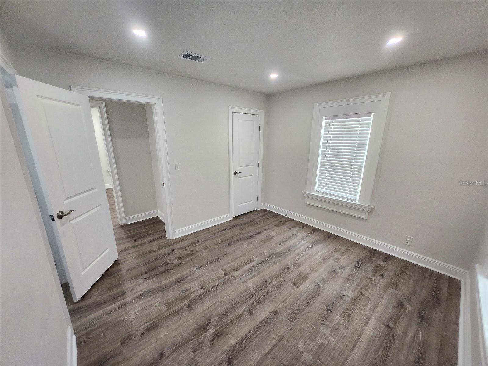 Image 17 of 27 For 3924 45th Avenue N