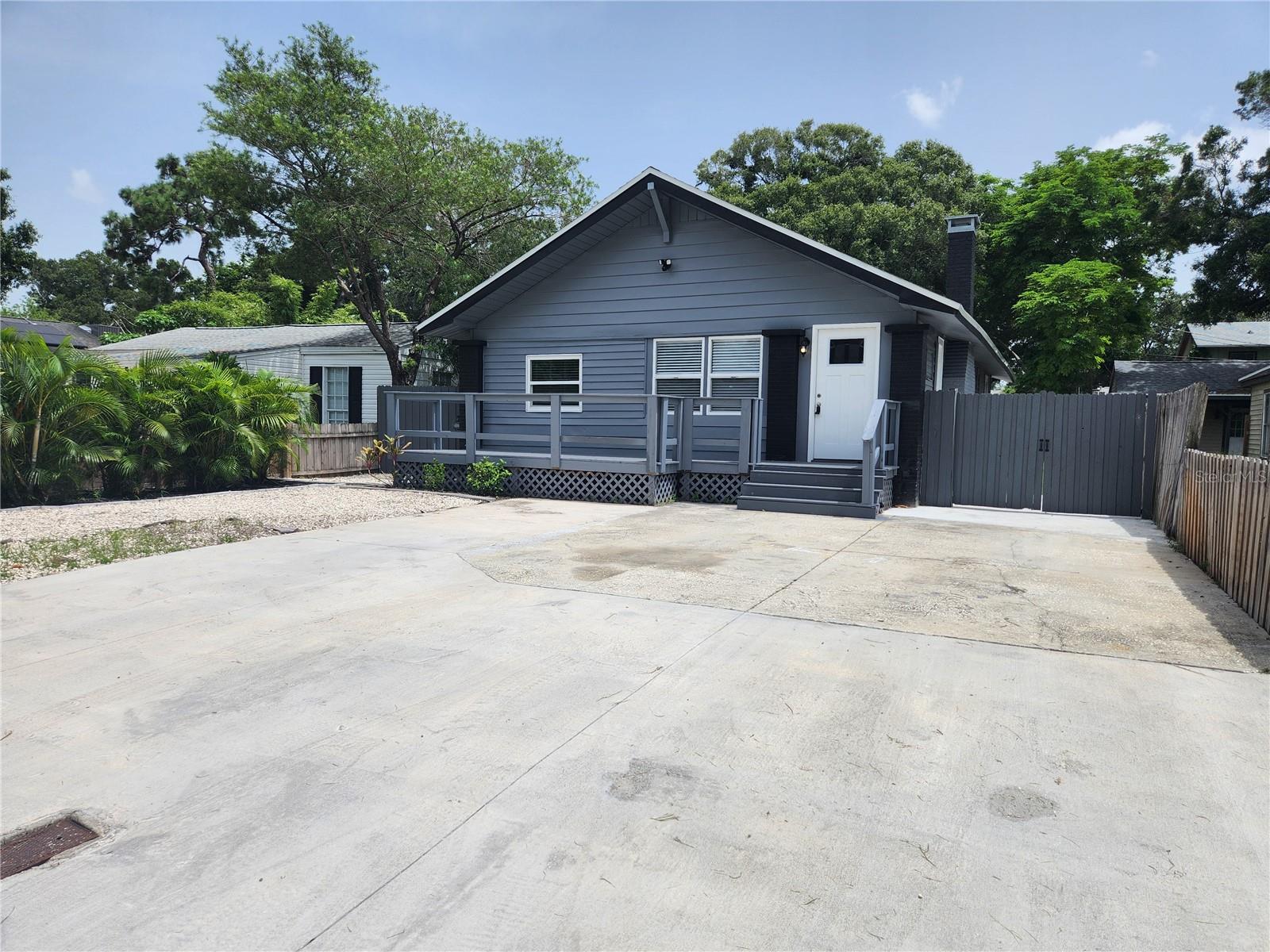 Image 2 of 27 For 3924 45th Avenue N