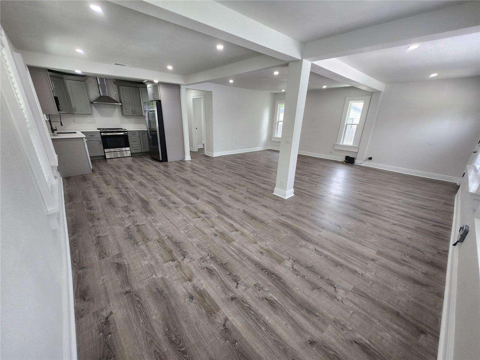 Image 4 of 27 For 3924 45th Avenue N