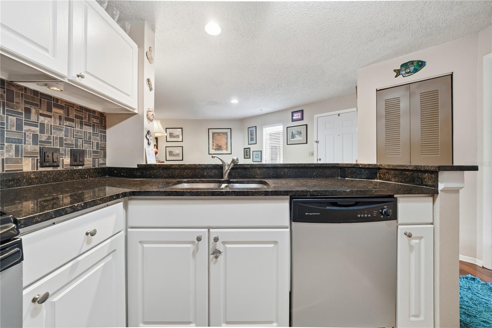 Image 7 of 21 For 115 112th Avenue Ne 918