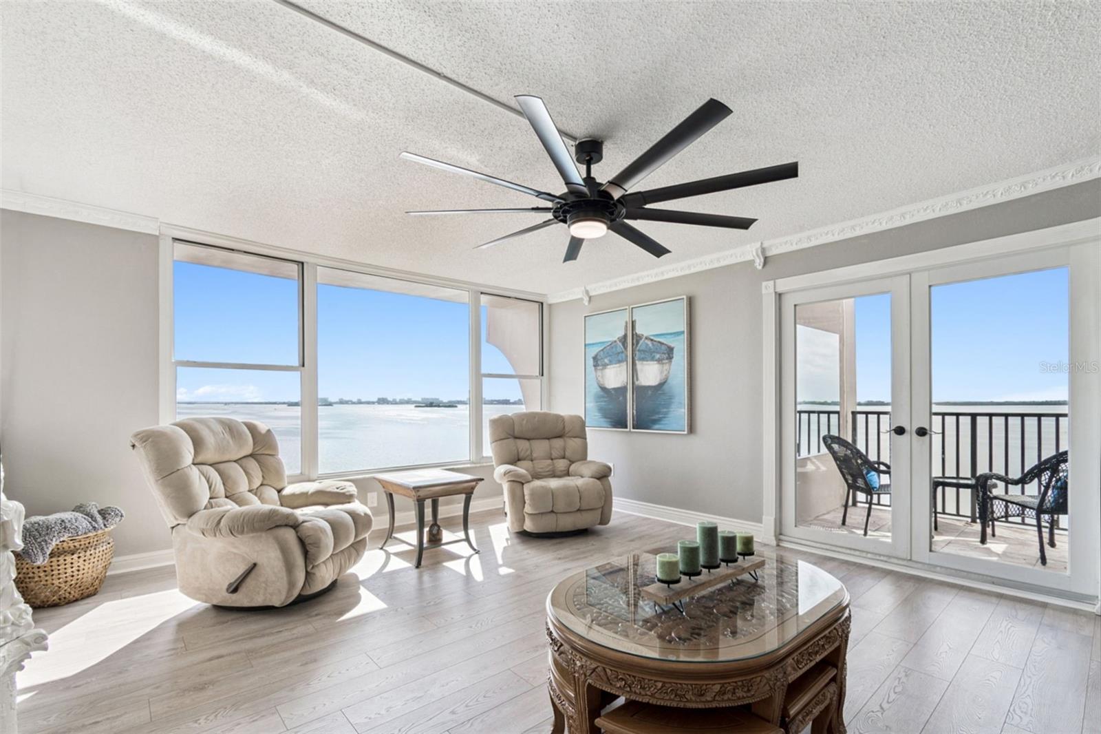 Image 23 of 66 For 634 Edgewater Drive 844