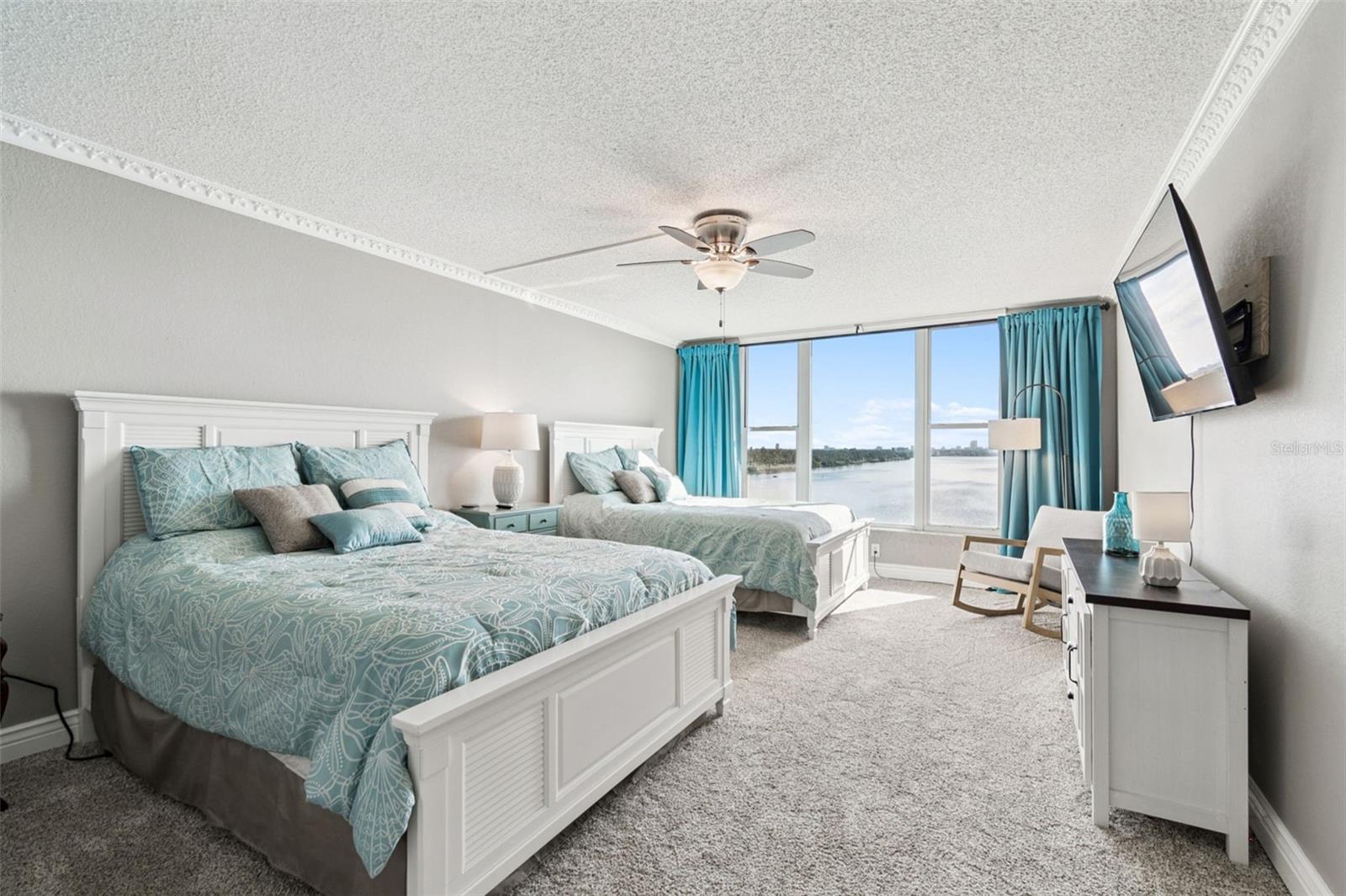 Image 36 of 66 For 634 Edgewater Drive 844