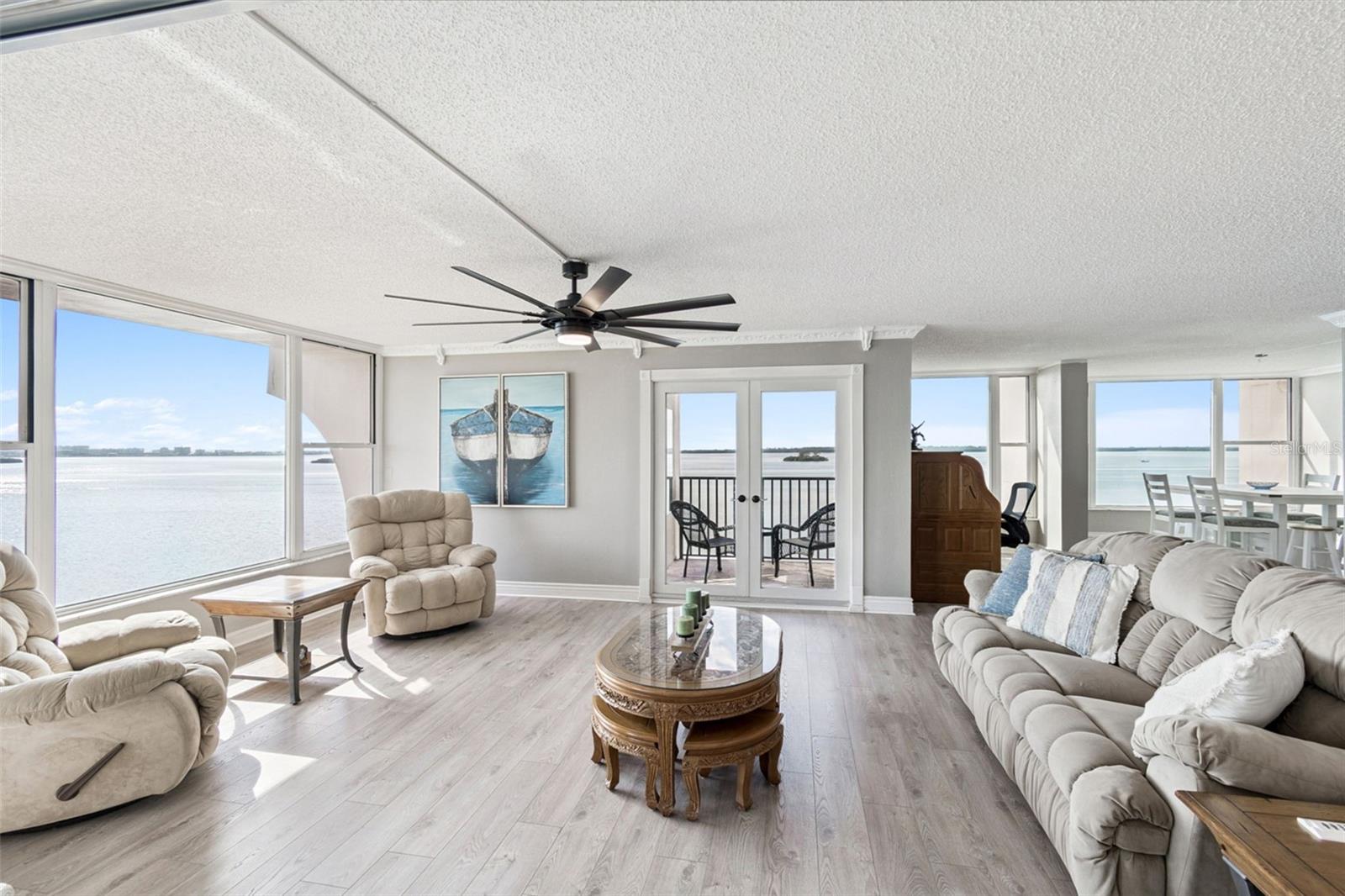 Image 4 of 66 For 634 Edgewater Drive 844