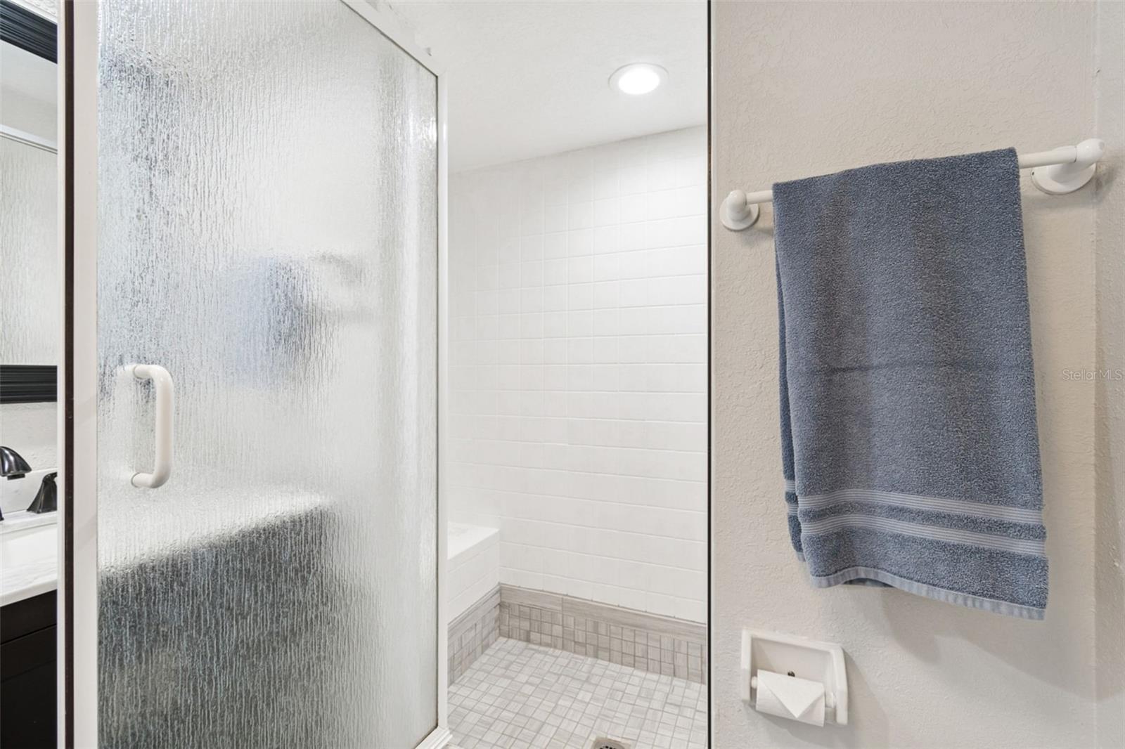 Image 41 of 66 For 634 Edgewater Drive 844